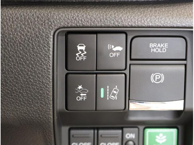 オデッセイハイブリッド ハイブリッドアブソルート・EXホンダセンシング 衝突被害軽減S PWシート LEDライト 地上デジタル Pアシスト 3列シート オートクルーズ オートエアコン USB ESC オットマン 盗難防止装置(31枚目)