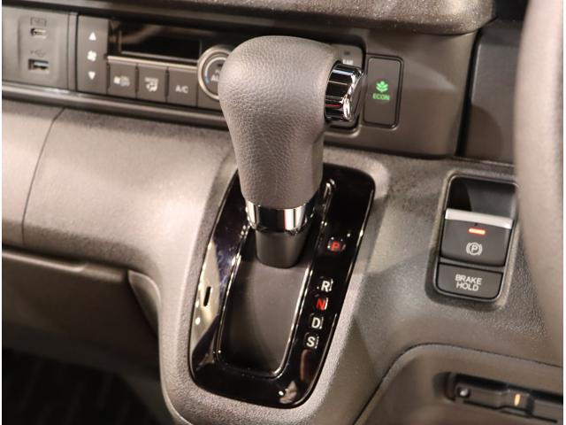 Ｎ－ＢＯＸカスタム ベースグレード　ＵＳＢ接続　ＣＭＢＳ　Ｄレコ　ベンチシート　オートエアコン　スマートキ　ＬＥＤ　盗難防止装置　クルコン　ＥＴＣ　バックカメラ　フルセグＴＶ　パワーステアリング　エアバッグ　ＥＳＣ（17枚目）