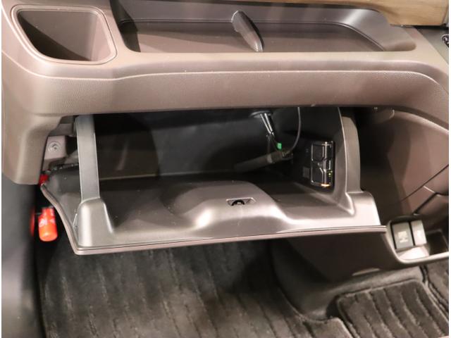 フリード＋ Ｇ・ホンダセンシング　プリクラッシュ　Ｂモニター　両側オートスライドドア　パワーウインド　スマートキー　両席エアバック　ＰＳ　フルセグ　アイドリングＳ　盗難警報装置　クルコン　横滑り防止機能　ＤＶＤ（40枚目）