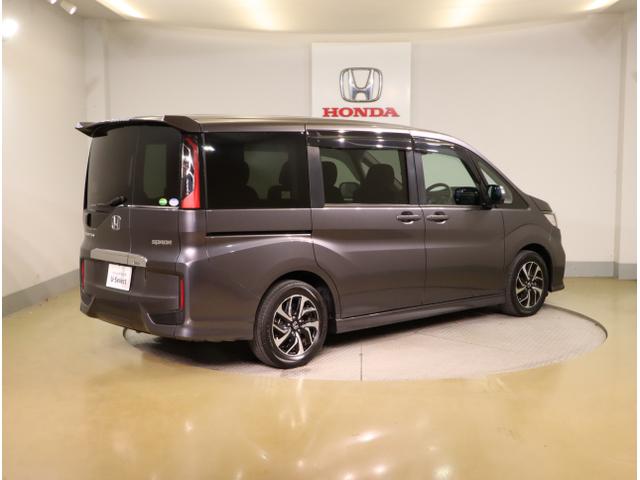 ステップワゴンスパーダ スパーダホンダセンシング　盗難防止　助手席エアバッグ　Ｗパワスラ　地デジ　サイドエアバッグ　ＬＥＤライト　横滑り防止システム　オートエアコン　ＵＳＢ　ナビ＆ＴＶ　三列シート　アイドリングＳ　ＥＴＣ付（8枚目）