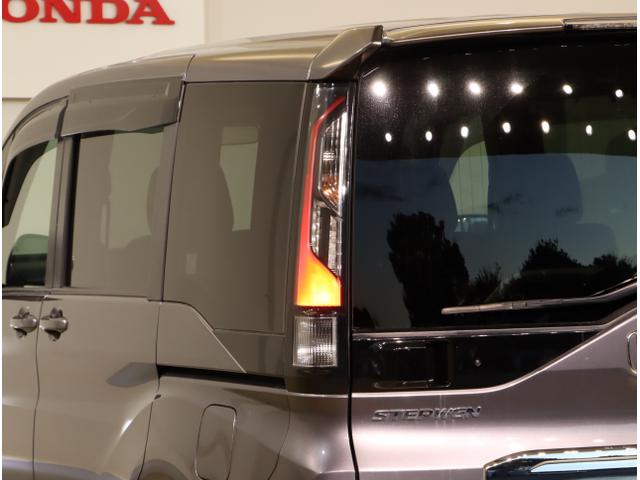 ステップワゴンスパーダ スパーダホンダセンシング　盗難防止　助手席エアバッグ　Ｗパワスラ　地デジ　サイドエアバッグ　ＬＥＤライト　横滑り防止システム　オートエアコン　ＵＳＢ　ナビ＆ＴＶ　三列シート　アイドリングＳ　ＥＴＣ付（14枚目）