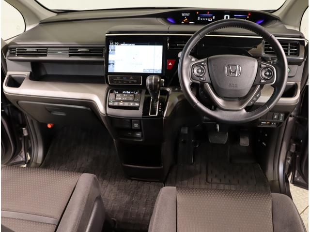 ステップワゴンスパーダ スパーダホンダセンシング　盗難防止　助手席エアバッグ　Ｗパワスラ　地デジ　サイドエアバッグ　ＬＥＤライト　横滑り防止システム　オートエアコン　ＵＳＢ　ナビ＆ＴＶ　三列シート　アイドリングＳ　ＥＴＣ付（15枚目）