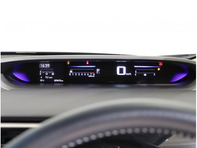 ステップワゴンスパーダ スパーダホンダセンシング　盗難防止　助手席エアバッグ　Ｗパワスラ　地デジ　サイドエアバッグ　ＬＥＤライト　横滑り防止システム　オートエアコン　ＵＳＢ　ナビ＆ＴＶ　三列シート　アイドリングＳ　ＥＴＣ付（17枚目）