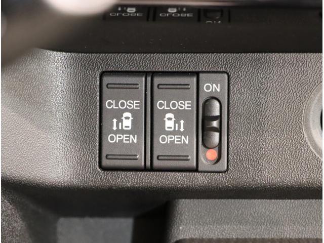 ステップワゴンスパーダ スパーダホンダセンシング　盗難防止　助手席エアバッグ　Ｗパワスラ　地デジ　サイドエアバッグ　ＬＥＤライト　横滑り防止システム　オートエアコン　ＵＳＢ　ナビ＆ＴＶ　三列シート　アイドリングＳ　ＥＴＣ付（36枚目）