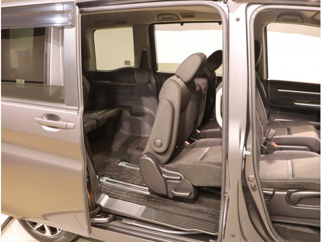 ステップワゴンスパーダ スパーダホンダセンシング　盗難防止　助手席エアバッグ　Ｗパワスラ　地デジ　サイドエアバッグ　ＬＥＤライト　横滑り防止システム　オートエアコン　ＵＳＢ　ナビ＆ＴＶ　三列シート　アイドリングＳ　ＥＴＣ付（45枚目）