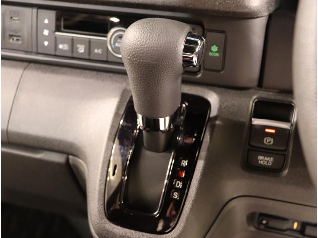 N-BOXカスタム ベースグレード W電動ドア USB接続 CMBS Dレコ ベンチシート オートエアコン スマートキ LED 盗難防止装置 クルコン ETC フルセグTV パワーステアリング エアバッグ ESC ABS(17枚目)