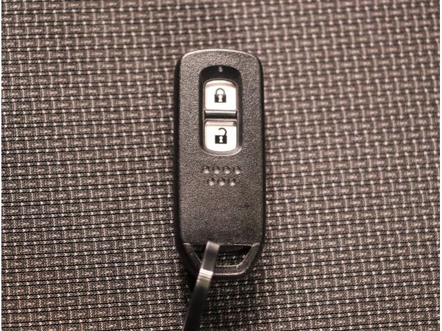 Ｎ－ＶＡＮ＋スタイル ファン・ホンダセンシング　Ｉ－ＳＴＯＰ　イモビライザー　ＵＳＢポート　横滑り防止　キーフリーシステム　フルオートエアコン　ＬＥＤ　オートライト　スマートキー　両面スライドドア　ＰＷ　運転席エアバッグ（18枚目）