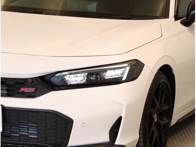 シビック ＲＳ　ＬＥＤヘッド　コーナーセンサー　衝突被害軽減ブレーキ　Ｂカメラ　シートヒーター　パワ－シ－ト　フルセグＴＶ　スマートキー　クルーズコントロール　ＵＳＢ　セキュリティアラーム　ドラレコ　ＥＴＣ（11枚目）