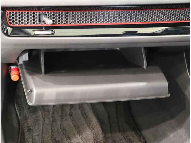 シビック ＲＳ　ＬＥＤヘッド　コーナーセンサー　衝突被害軽減ブレーキ　Ｂカメラ　シートヒーター　パワ－シ－ト　フルセグＴＶ　スマートキー　クルーズコントロール　ＵＳＢ　セキュリティアラーム　ドラレコ　ＥＴＣ（38枚目）