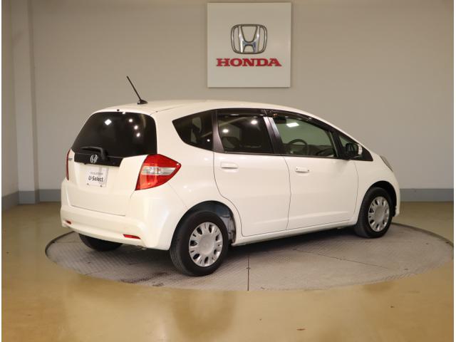 フィット １３Ｇ・スマートセレクションファインスタイル　ＵＳＢ　インテリキー　キーレス　フルオートエアコン　バックカメラ付き　パワーウィンドウ　ＥＴＣ　両席エアバック　エアバック　ドライブレコーダー　ナビＴＶ（7枚目）