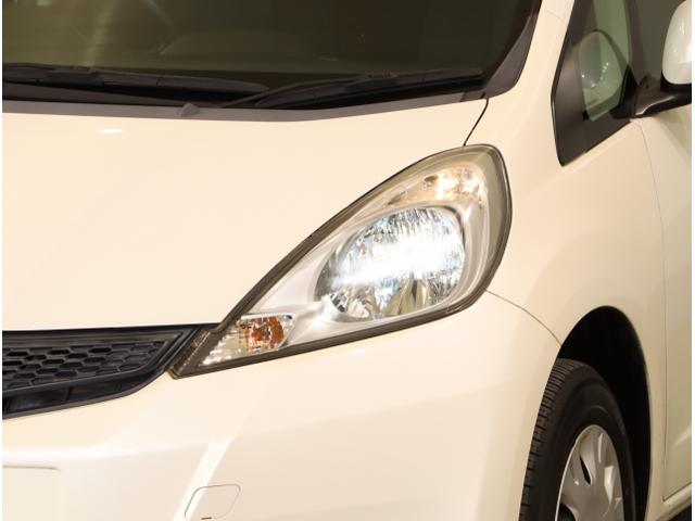 フィット １３Ｇ・スマートセレクションファインスタイル　ＵＳＢ　インテリキー　キーレス　フルオートエアコン　バックカメラ付き　パワーウィンドウ　ＥＴＣ　両席エアバック　エアバック　ドライブレコーダー　ナビＴＶ（11枚目）