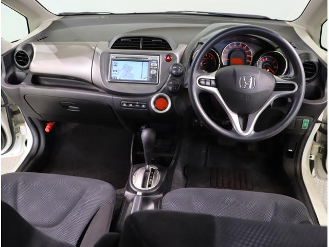 フィット １３Ｇ・スマートセレクションファインスタイル　ＵＳＢ　インテリキー　キーレス　フルオートエアコン　バックカメラ付き　パワーウィンドウ　ＥＴＣ　両席エアバック　エアバック　ドライブレコーダー　ナビＴＶ（14枚目）