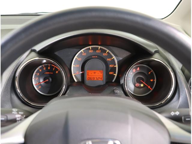 フィット １３Ｇ・スマートセレクションファインスタイル　ＵＳＢ　インテリキー　キーレス　フルオートエアコン　バックカメラ付き　パワーウィンドウ　ＥＴＣ　両席エアバック　エアバック　ドライブレコーダー　ナビＴＶ（16枚目）