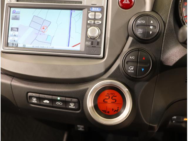 フィット １３Ｇ・スマートセレクションファインスタイル　ＵＳＢ　インテリキー　キーレス　フルオートエアコン　バックカメラ付き　パワーウィンドウ　ＥＴＣ　両席エアバック　エアバック　ドライブレコーダー　ナビＴＶ（18枚目）