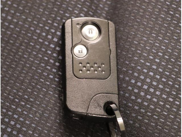 フィット １３Ｇ・スマートセレクションファインスタイル　ＵＳＢ　インテリキー　キーレス　フルオートエアコン　バックカメラ付き　パワーウィンドウ　ＥＴＣ　両席エアバック　エアバック　ドライブレコーダー　ナビＴＶ（26枚目）