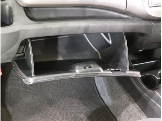 フィット １３Ｇ・スマートセレクションファインスタイル　ＵＳＢ　インテリキー　キーレス　フルオートエアコン　バックカメラ付き　パワーウィンドウ　ＥＴＣ　両席エアバック　エアバック　ドライブレコーダー　ナビＴＶ（33枚目）