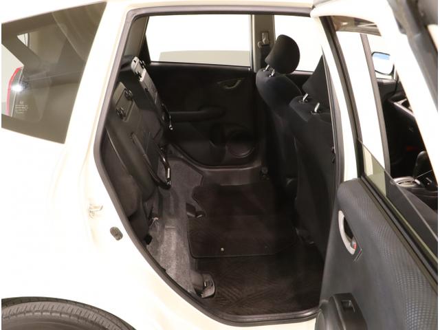 フィット １３Ｇ・スマートセレクションファインスタイル　ＵＳＢ　インテリキー　キーレス　フルオートエアコン　バックカメラ付き　パワーウィンドウ　ＥＴＣ　両席エアバック　エアバック　ドライブレコーダー　ナビＴＶ（37枚目）