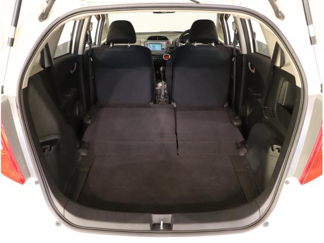 フィット １３Ｇ・スマートセレクションファインスタイル　ＵＳＢ　インテリキー　キーレス　フルオートエアコン　バックカメラ付き　パワーウィンドウ　ＥＴＣ　両席エアバック　エアバック　ドライブレコーダー　ナビＴＶ（40枚目）