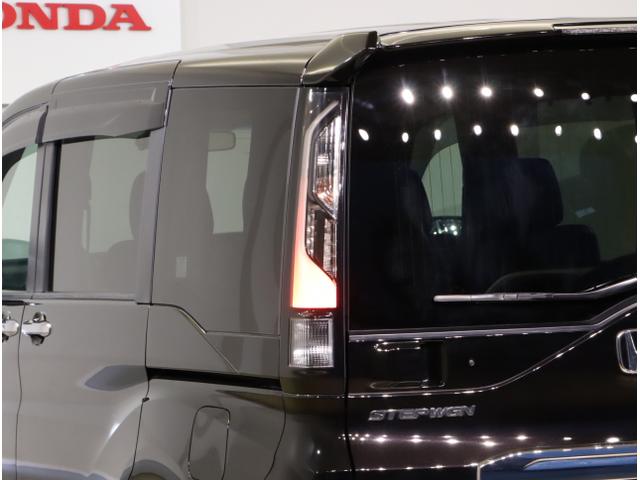 ステップワゴンスパーダ ｅ：ＨＥＶスパーダＧ・ＥＸホンダセンシング　エアバック　Ｐアシスト　地デジ　クルコン　サイドエアバッグ　シ－トヒ－タ－　衝突軽減システム　スマキー　ＬＥＤランプ　ドラレコ　ＵＳＢ接続　ＡＢＳ（13枚目）