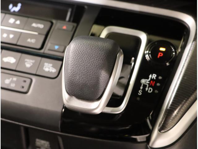 ステップワゴンスパーダ ｅ：ＨＥＶスパーダＧ・ＥＸホンダセンシング　エアバック　Ｐアシスト　地デジ　クルコン　サイドエアバッグ　シ－トヒ－タ－　衝突軽減システム　スマキー　ＬＥＤランプ　ドラレコ　ＵＳＢ接続　ＡＢＳ（17枚目）