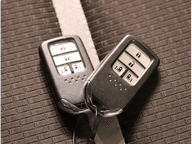 ステップワゴンスパーダ ｅ：ＨＥＶスパーダＧ・ＥＸホンダセンシング　エアバック　Ｐアシスト　地デジ　クルコン　サイドエアバッグ　シ－トヒ－タ－　衝突軽減システム　スマキー　ＬＥＤランプ　ドラレコ　ＵＳＢ接続　ＡＢＳ（28枚目）