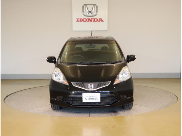 フィット ＲＳ　運転席エアバック　キ－レス　セキュリティアラーム　ワンセグＴＶ　ナビ＆ＴＶ　ＡＡＣ　ＥＴＣ　ＰＷ　ＡＢＳ　パワーステ　スマートキーシステム　両席エアバック（2枚目）