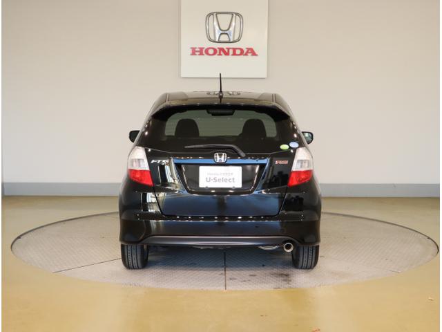 フィット ＲＳ　運転席エアバック　キ－レス　セキュリティアラーム　ワンセグＴＶ　ナビ＆ＴＶ　ＡＡＣ　ＥＴＣ　ＰＷ　ＡＢＳ　パワーステ　スマートキーシステム　両席エアバック（6枚目）