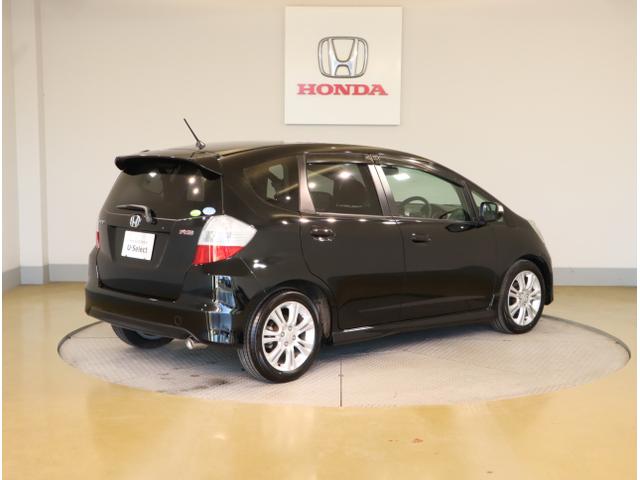 フィット ＲＳ　運転席エアバック　キ－レス　セキュリティアラーム　ワンセグＴＶ　ナビ＆ＴＶ　ＡＡＣ　ＥＴＣ　ＰＷ　ＡＢＳ　パワーステ　スマートキーシステム　両席エアバック（7枚目）