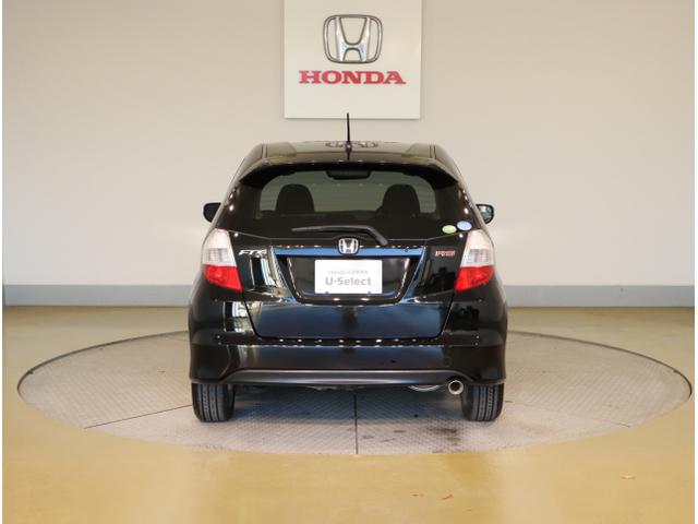 フィット ＲＳ　運転席エアバック　キ－レス　セキュリティアラーム　ワンセグＴＶ　ナビ＆ＴＶ　ＡＡＣ　ＥＴＣ　ＰＷ　ＡＢＳ　パワーステ　スマートキーシステム　両席エアバック（12枚目）