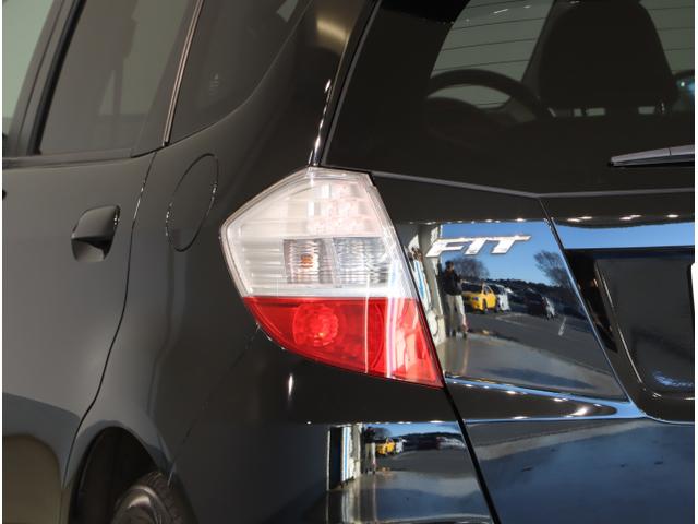 フィット ＲＳ　運転席エアバック　キ－レス　セキュリティアラーム　ワンセグＴＶ　ナビ＆ＴＶ　ＡＡＣ　ＥＴＣ　ＰＷ　ＡＢＳ　パワーステ　スマートキーシステム　両席エアバック（13枚目）