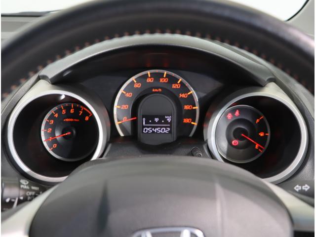 フィット ＲＳ　運転席エアバック　キ－レス　セキュリティアラーム　ワンセグＴＶ　ナビ＆ＴＶ　ＡＡＣ　ＥＴＣ　ＰＷ　ＡＢＳ　パワーステ　スマートキーシステム　両席エアバック（16枚目）