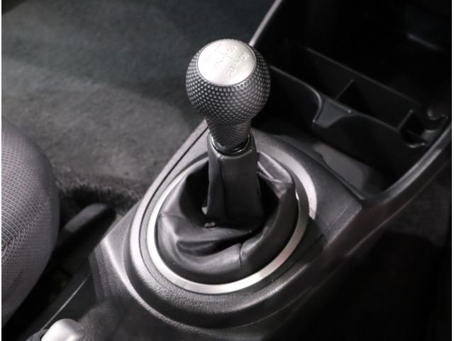 フィット ＲＳ　運転席エアバック　キ－レス　セキュリティアラーム　ワンセグＴＶ　ナビ＆ＴＶ　ＡＡＣ　ＥＴＣ　ＰＷ　ＡＢＳ　パワーステ　スマートキーシステム　両席エアバック（17枚目）