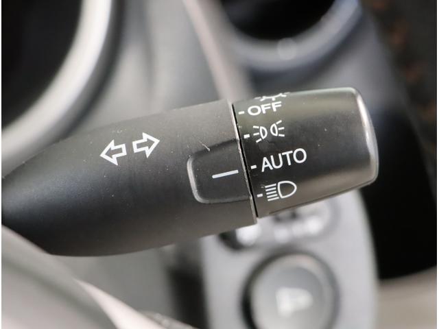 フィット ＲＳ　運転席エアバック　キ－レス　セキュリティアラーム　ワンセグＴＶ　ナビ＆ＴＶ　ＡＡＣ　ＥＴＣ　ＰＷ　ＡＢＳ　パワーステ　スマートキーシステム　両席エアバック（24枚目）