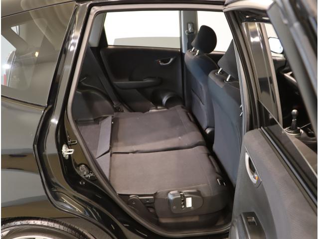 フィット ＲＳ　運転席エアバック　キ－レス　セキュリティアラーム　ワンセグＴＶ　ナビ＆ＴＶ　ＡＡＣ　ＥＴＣ　ＰＷ　ＡＢＳ　パワーステ　スマートキーシステム　両席エアバック（31枚目）