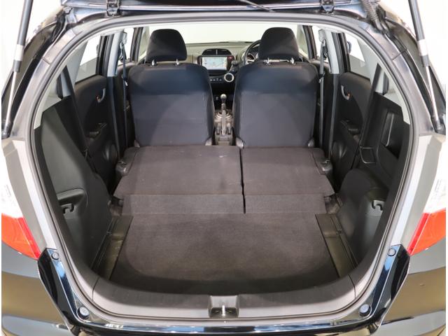 フィット ＲＳ　運転席エアバック　キ－レス　セキュリティアラーム　ワンセグＴＶ　ナビ＆ＴＶ　ＡＡＣ　ＥＴＣ　ＰＷ　ＡＢＳ　パワーステ　スマートキーシステム　両席エアバック（34枚目）