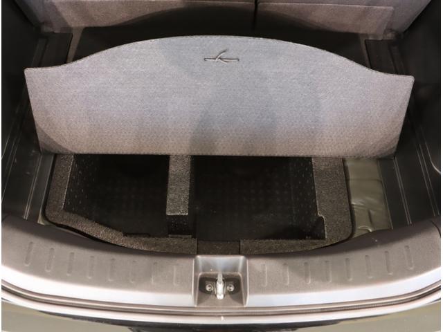 フィット ＲＳ　運転席エアバック　キ－レス　セキュリティアラーム　ワンセグＴＶ　ナビ＆ＴＶ　ＡＡＣ　ＥＴＣ　ＰＷ　ＡＢＳ　パワーステ　スマートキーシステム　両席エアバック（35枚目）