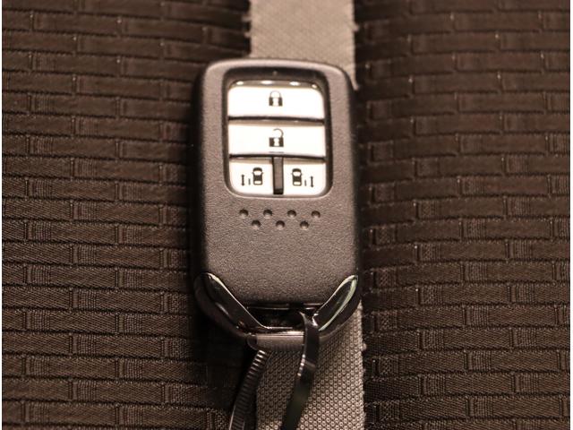 ステップワゴンスパーダ ｅ：ＨＥＶスパーダＧ・ＥＸホンダセンシング　エアバック　地デジ　クルコン　サイドエアバッグ　シ－トヒ－タ－　衝突軽減システム　スマキー　ＬＥＤランプ　ドラレコ　ＵＳＢ接続　ＡＢＳ　キーレス　ＥＴＣ（26枚目）