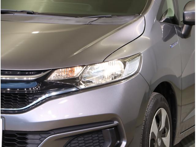 フィットハイブリッド Ｆ　地デジＴＶ　ナビＴＶ　リアカメラ　横滑り防止装置　フルオートエアコン　イモビライザー　ドライブレコーダー　キーフリーシステム　全席パワーウインドウ　パワーステアリング　アクティブクルーズ　ＡＢＳ（11枚目）