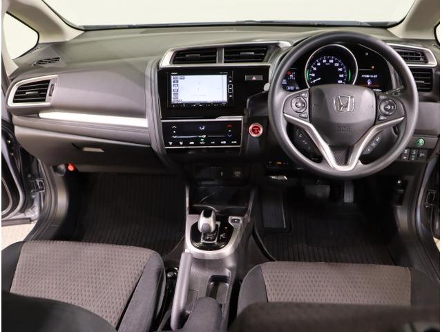 フィットハイブリッド Ｆ　地デジＴＶ　ナビＴＶ　リアカメラ　横滑り防止装置　フルオートエアコン　イモビライザー　ドライブレコーダー　キーフリーシステム　全席パワーウインドウ　パワーステアリング　アクティブクルーズ　ＡＢＳ（14枚目）