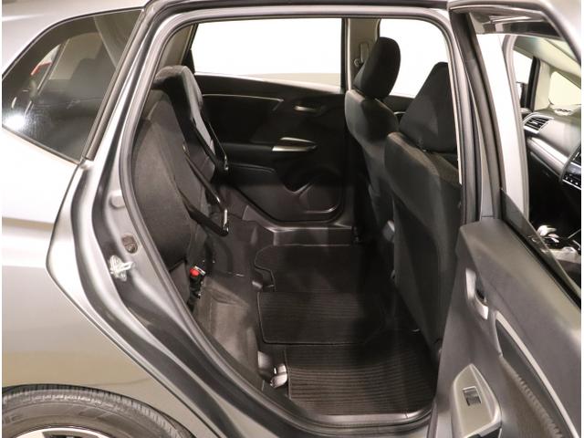 フィットハイブリッド Ｆ　地デジＴＶ　ナビＴＶ　リアカメラ　横滑り防止装置　フルオートエアコン　イモビライザー　ドライブレコーダー　キーフリーシステム　全席パワーウインドウ　パワーステアリング　アクティブクルーズ　ＡＢＳ（42枚目）