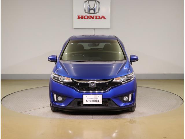 フィットハイブリッド Ｓパッケージ　サイドエアバック　リアカメラ　ＶＳＡ　クルコン　地デジＴＶ　イモビライザー　パワーウィンドウ　スマキー　ＤＶＤ再生　ナビＴＶ　ＥＴＣ付　Ｗエアバック　パワステ　エアバッグ　ＡＡＣ　ＡＢＳ（2枚目）