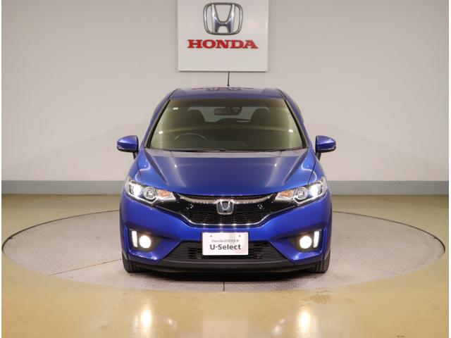 フィットハイブリッド Ｓパッケージ　サイドエアバック　リアカメラ　ＶＳＡ　クルコン　地デジＴＶ　イモビライザー　パワーウィンドウ　スマキー　ＤＶＤ再生　ナビＴＶ　ＥＴＣ付　Ｗエアバック　パワステ　エアバッグ　ＡＡＣ　ＡＢＳ（10枚目）