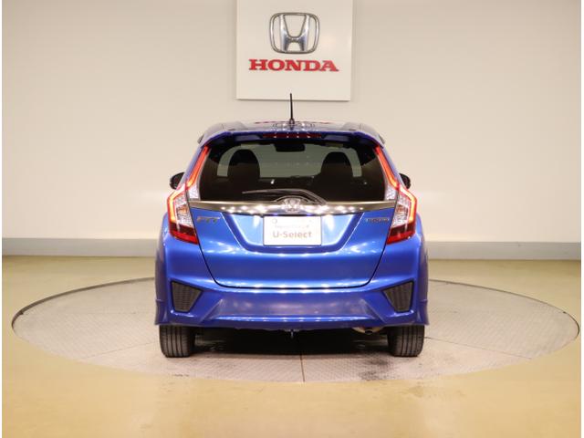 フィットハイブリッド Ｓパッケージ　サイドエアバック　リアカメラ　ＶＳＡ　クルコン　地デジＴＶ　イモビライザー　パワーウィンドウ　スマキー　ＤＶＤ再生　ナビＴＶ　ＥＴＣ付　Ｗエアバック　パワステ　エアバッグ　ＡＡＣ　ＡＢＳ（12枚目）