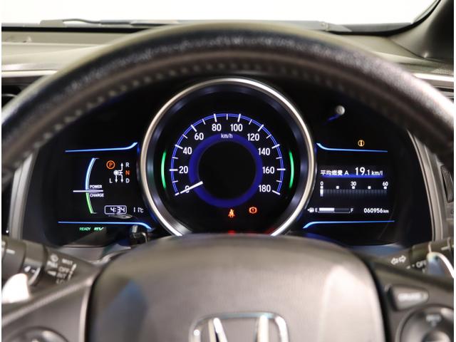 フィットハイブリッド Ｓパッケージ　サイドエアバック　リアカメラ　ＶＳＡ　クルコン　地デジＴＶ　イモビライザー　パワーウィンドウ　スマキー　ＤＶＤ再生　ナビＴＶ　ＥＴＣ付　Ｗエアバック　パワステ　エアバッグ　ＡＡＣ　ＡＢＳ（16枚目）