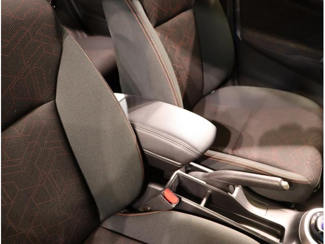 フィットハイブリッド Ｓパッケージ　サイドエアバック　リアカメラ　ＶＳＡ　クルコン　地デジＴＶ　イモビライザー　パワーウィンドウ　スマキー　ＤＶＤ再生　ナビＴＶ　ＥＴＣ付　Ｗエアバック　パワステ　エアバッグ　ＡＡＣ　ＡＢＳ（37枚目）