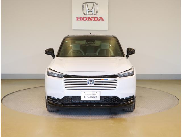 ヴェゼル ｅ：ＨＥＶＺ・ＰＬａＹパッケージ　『いまコレ＋新品フロアマット付き』　ＥＴＣ　ＬＥＤ　パノラマルーフ　マルチビューカメラ　パーキングセンサー　パワーバックドア　シートヒーター　４ＷＤ　クルーズコントロール　サイドカーテンエアバック（2枚目）