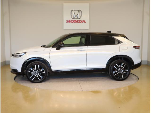 ヴェゼル ｅ：ＨＥＶＺ・ＰＬａＹパッケージ　『いまコレ＋新品フロアマット付き』　ＥＴＣ　ＬＥＤ　パノラマルーフ　マルチビューカメラ　パーキングセンサー　パワーバックドア　シートヒーター　４ＷＤ　クルーズコントロール　サイドカーテンエアバック（4枚目）