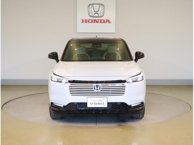 ヴェゼル ｅ：ＨＥＶＺ・ＰＬａＹパッケージ　『いまコレ＋新品フロアマット付き』　ＥＴＣ　ＬＥＤ　パノラマルーフ　マルチビューカメラ　パーキングセンサー　パワーバックドア　シートヒーター　４ＷＤ　クルーズコントロール　サイドカーテンエアバック（10枚目）