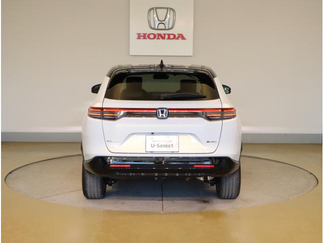 ヴェゼル ｅ：ＨＥＶＺ・ＰＬａＹパッケージ　『いまコレ＋新品フロアマット付き』　ＥＴＣ　ＬＥＤ　パノラマルーフ　マルチビューカメラ　パーキングセンサー　パワーバックドア　シートヒーター　４ＷＤ　クルーズコントロール　サイドカーテンエアバック（12枚目）