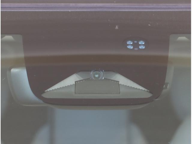 ヴェゼル ｅ：ＨＥＶＺ・ＰＬａＹパッケージ　『いまコレ＋新品フロアマット付き』　ＥＴＣ　ＬＥＤ　パノラマルーフ　マルチビューカメラ　パーキングセンサー　パワーバックドア　シートヒーター　４ＷＤ　クルーズコントロール　サイドカーテンエアバック（25枚目）